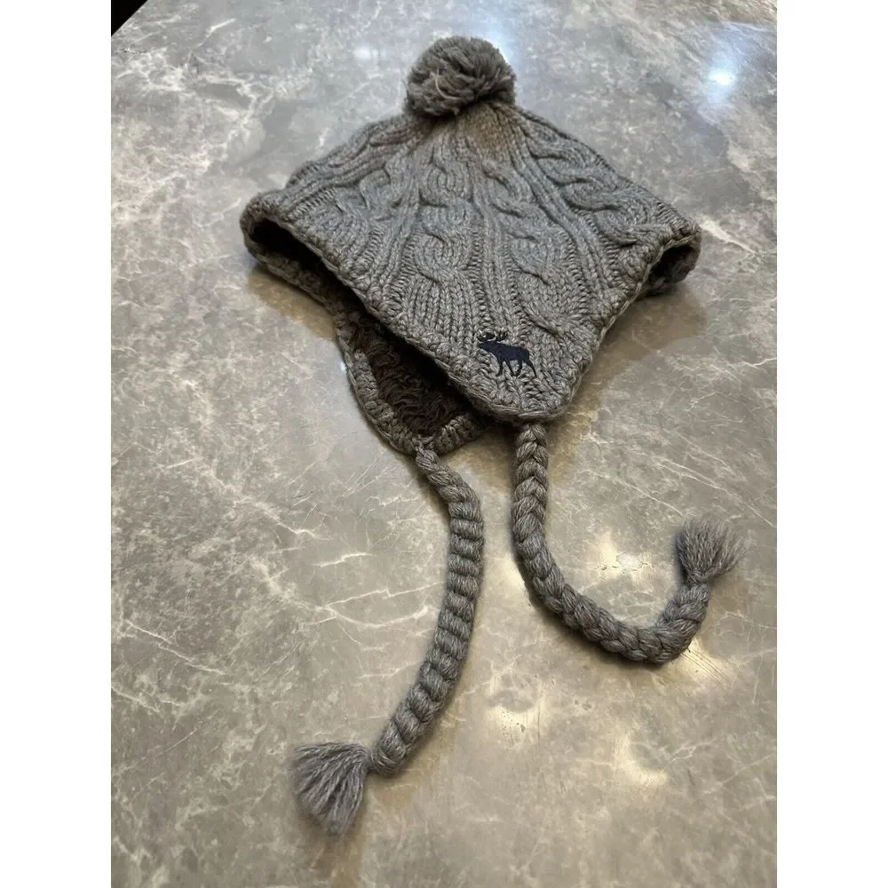 ABERCROMBIE & FITCH  KNIT WINTER HAT W/FAUX FUR LINING‎ Grey New Without Tags